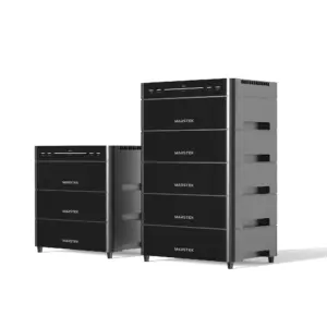 Schwarze Speichermodule, modern gestaltet.